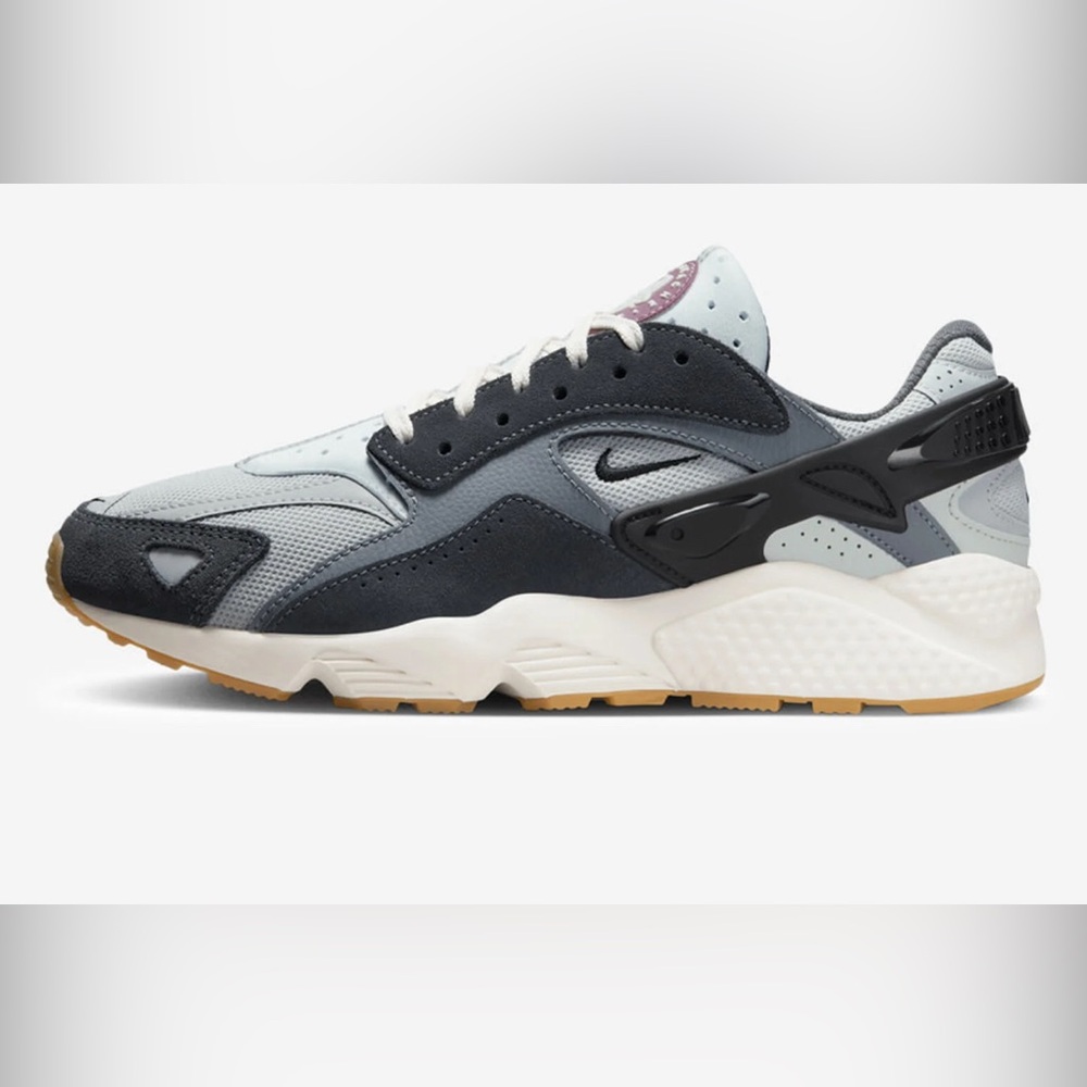 NWT NIB Mens NIKE Air Huarache Runner  FJ0709-001